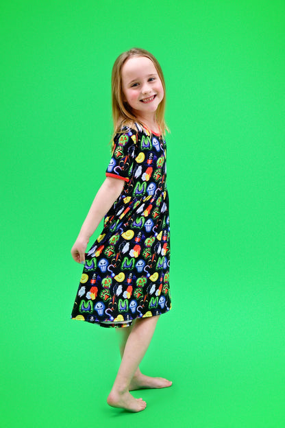 Villain Short Sleeve Milk Silk Dress